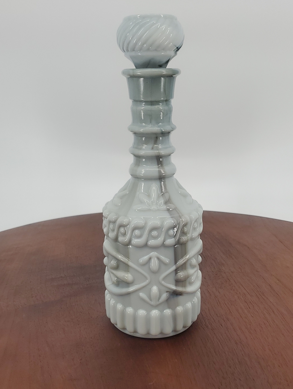 Jim Beam 1972 Kentucky Derby Blue Slag Glass Decanter Bottle